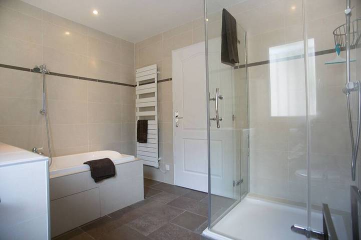 Maison de vacances pour 6 personnes, avec terrasse ainsi que jardin et piscine - 1