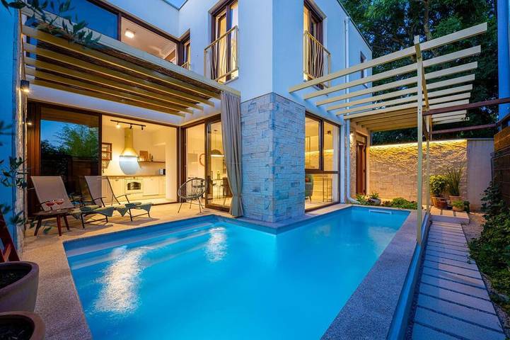 Villa für 4 Personen, mit Sauna und Whirlpool sowie Garten und Terrasse, mit Haustier in Vodnjan