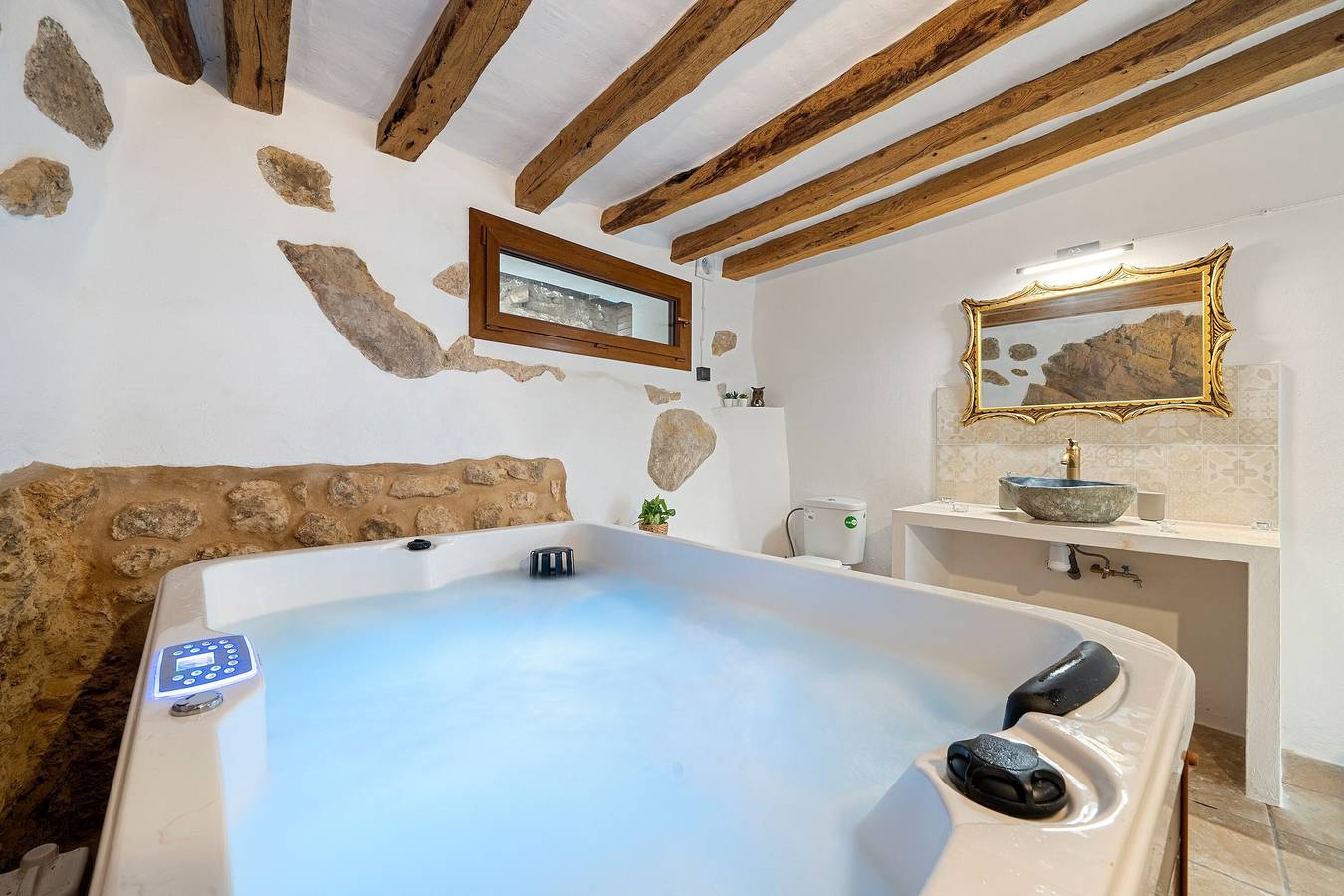 Maison de vacances 'El Racó De Les Escales' avec balcon, Wi-Fi et climatisation in Terres de l'Èbre, Montsant DO
