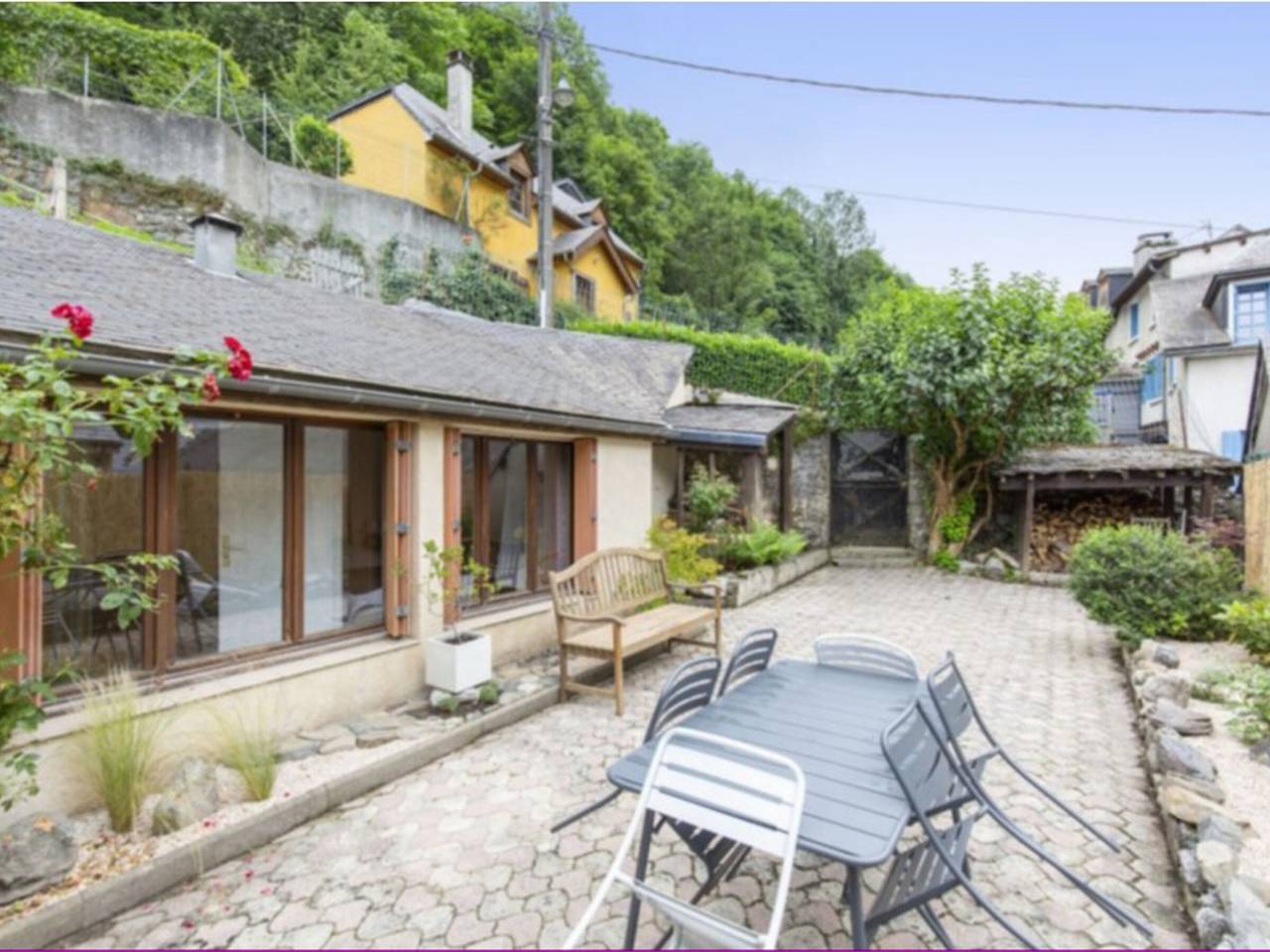 Casa en el centro del pueblo con patio, privacidad y wifi in Cauterets, Parque nacional de los Pirineos