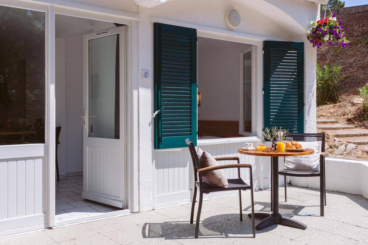 Appartement entier, Two-Bedroom Apartment in La Garde-Freinet, Côte méditerranéenne (France)