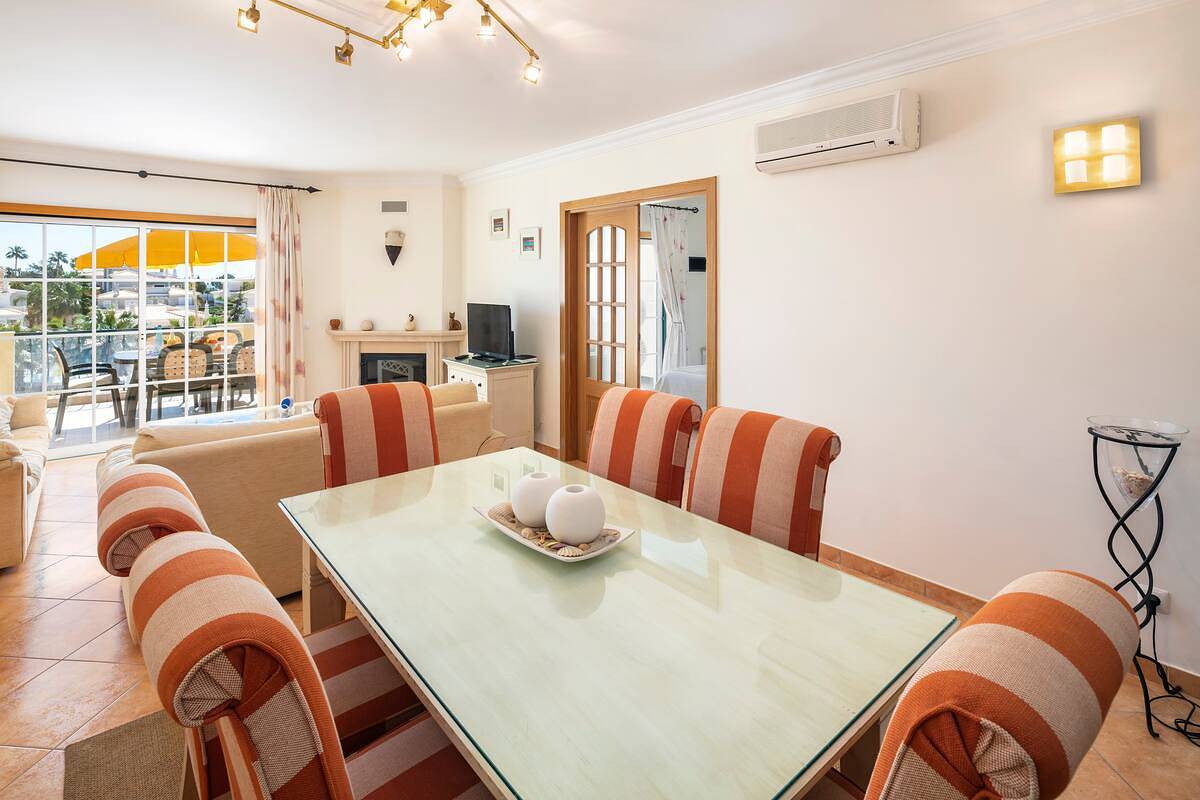 Entire vacation apartment, Lovely 2-Bed Apartment in Sao Rafael in Albufeira, Faro District