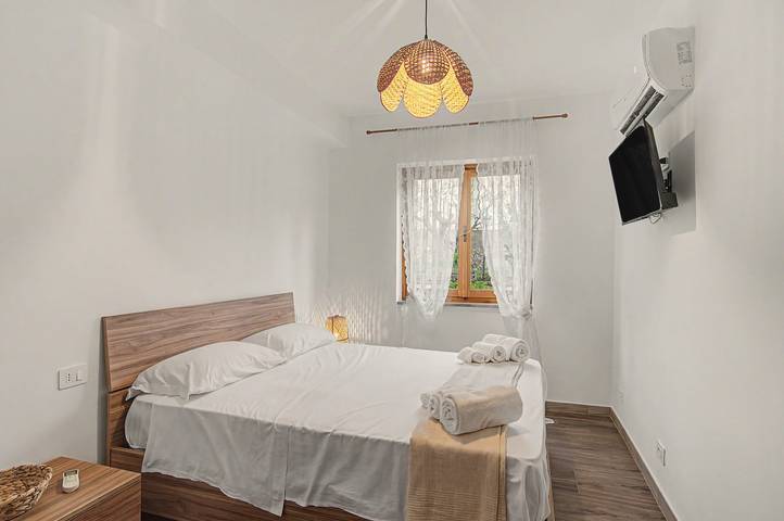 Room 'Maia Comfort' with Shared Garden, Wi-Fi and Air Conditioning in Oliveto Citra, Salerno Province