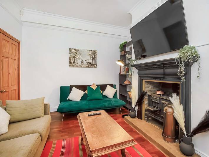 Cottage for 11 people, with garden, with pets in York