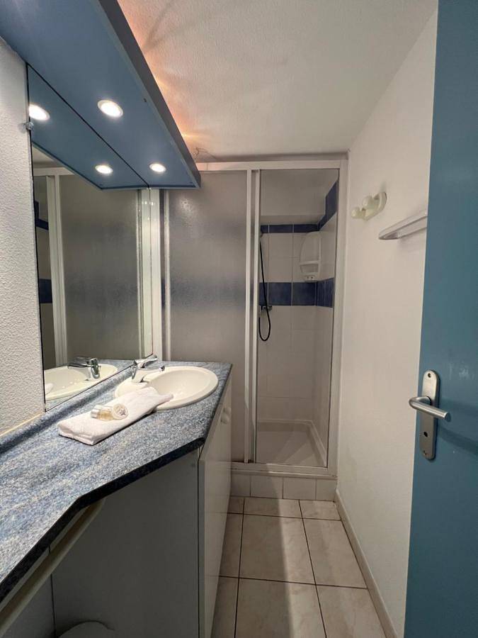 Gîte pour 4 personnes, avec jardin ainsi que vue sur le lac et vue dans Lac de la Raviège - 4