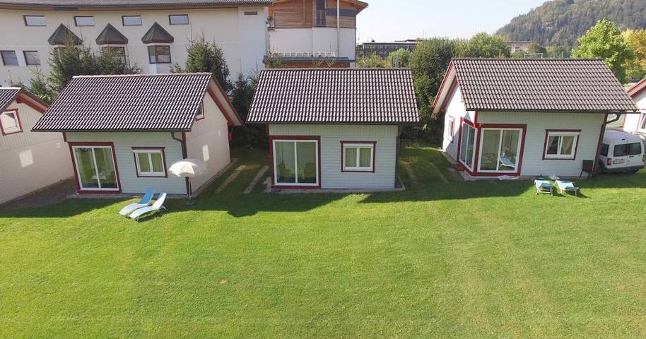 Bungalow für 4 Personen, mit Terrasse und Garten sowie Seeblick am Ossiacher See