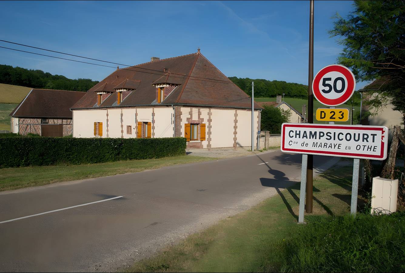 Bed and Breakfast 'Chambre Amarante' with Shared Terrace, Wi-Fi and Air Conditioning in Maraye-en-Othe, Aube