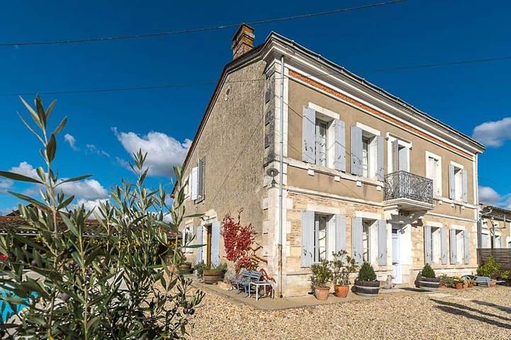 Location de vacances pour 14 personnes, avec jardin à Montpon-Ménestérol