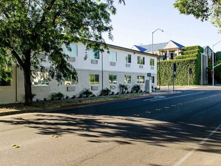 Ganze Wohnung, 1 Queensize-Bett | Nichtraucherzimmer in Modesto, Stanislaus County
