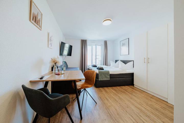 Ferienwohnung für 3 Personen, mit Balkon und Terrasse sowie Garten und Ausblick in Metzingen