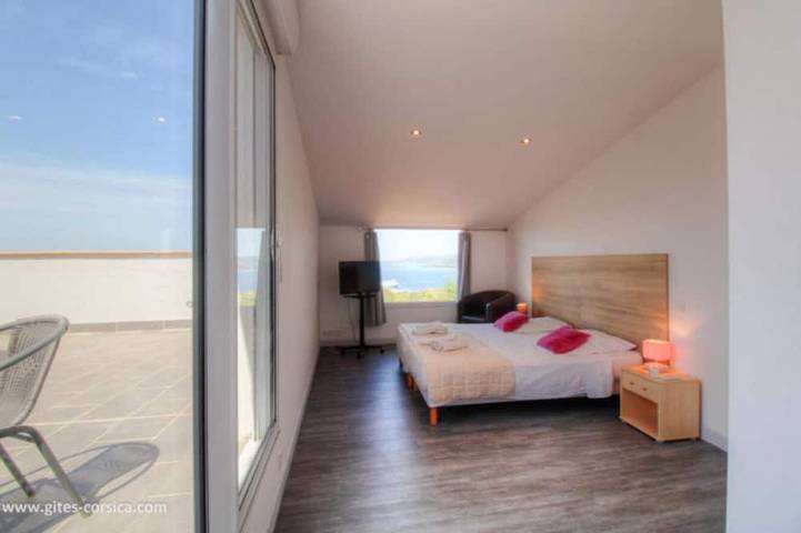 Gîte pour 4 personnes, avec terrasse et jardin, animaux acceptés à Viggianello - 2