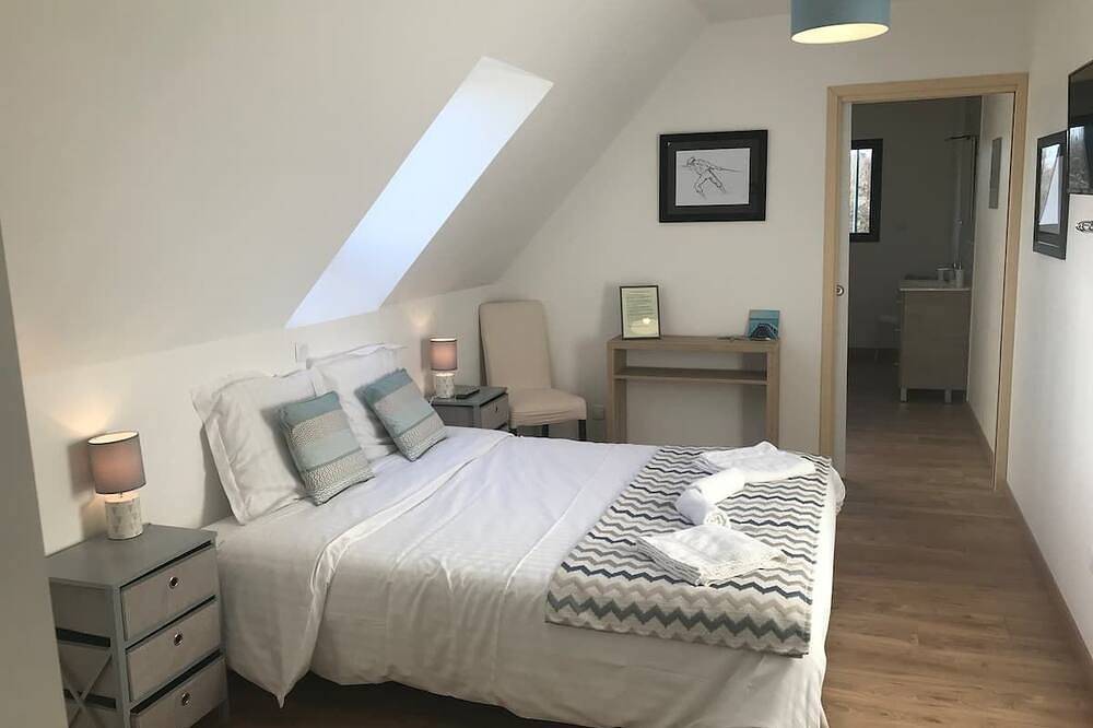 Tchot Pierre room in the Baie de Somme near the Parc du Marquenterre in Saint-Quentin-en-Tourmont, Abbeville region
