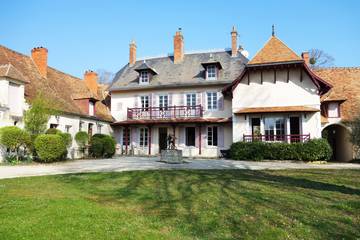 Gîte pour 17 personnes, avec balcon et jardin à Saint-Satur