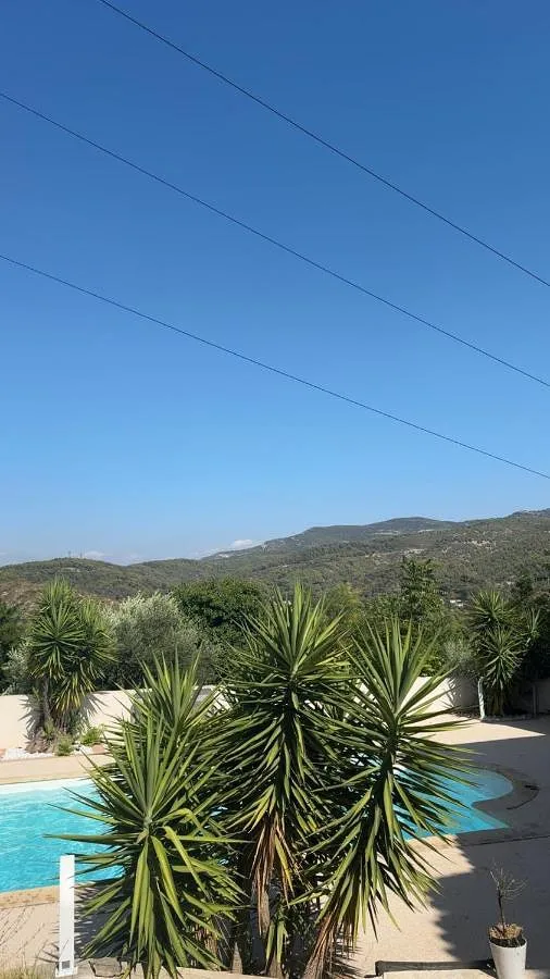 Chalet para 5 personas, con jardín además de vistas y piscina - 1