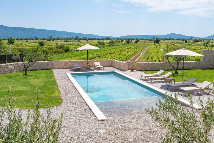 Villa pour 8 personnes, avec piscine et balcon/terrasse à Imotski - 2