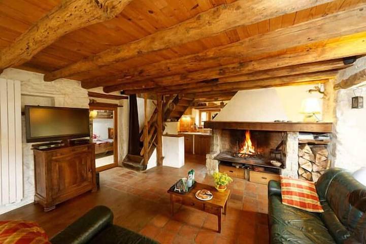 Gîte pour 5 personnes, avec jacuzzi et jardin à Arrien-en-Bethmale - 4