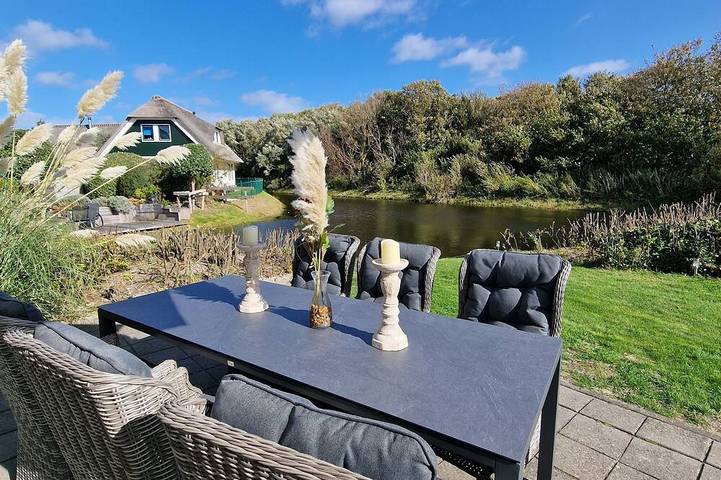 Ferienhaus für 7 Personen, mit Sauna und Whirlpool sowie Garten und Terrasse