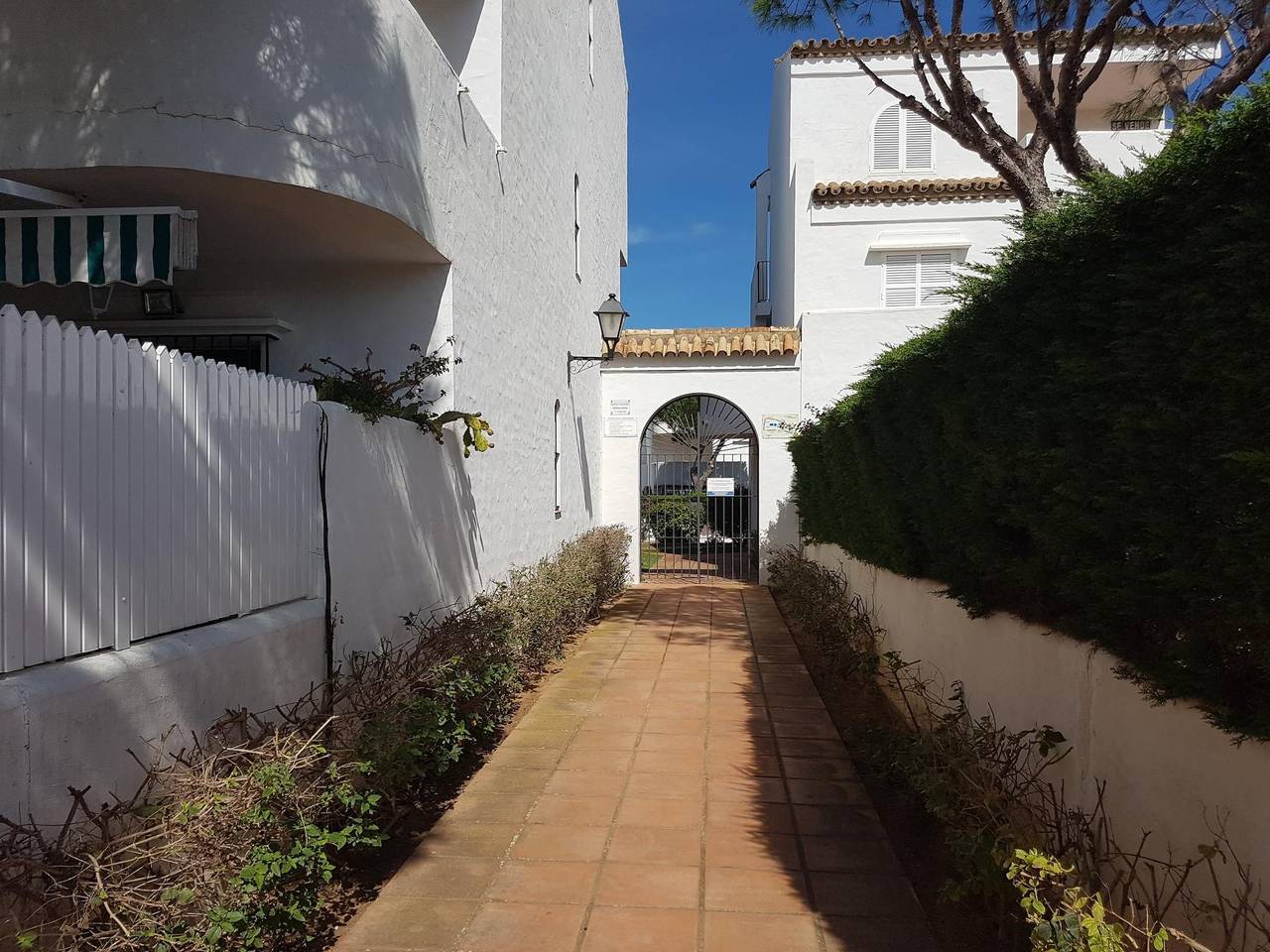 Apartamento vacacional entero, Apartamento junto a la playa con piscina y TV vía satélite in Sancti Petri, Chiclana de la Frontera