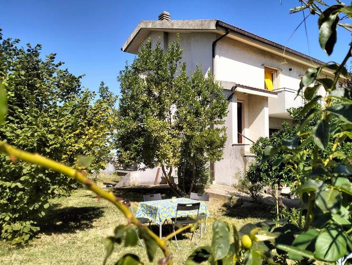 Appartamento per 6 persone, con panorama e giardino in Penne