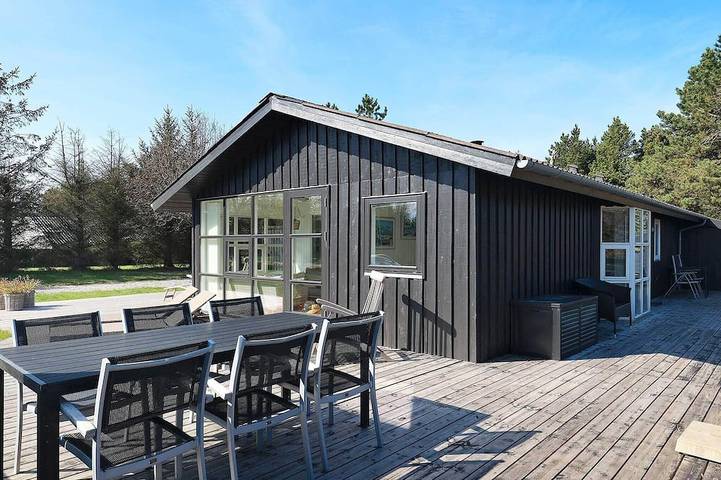 Ferienhaus für 8 Personen, mit Whirlpool und Terrasse sowie Sauna