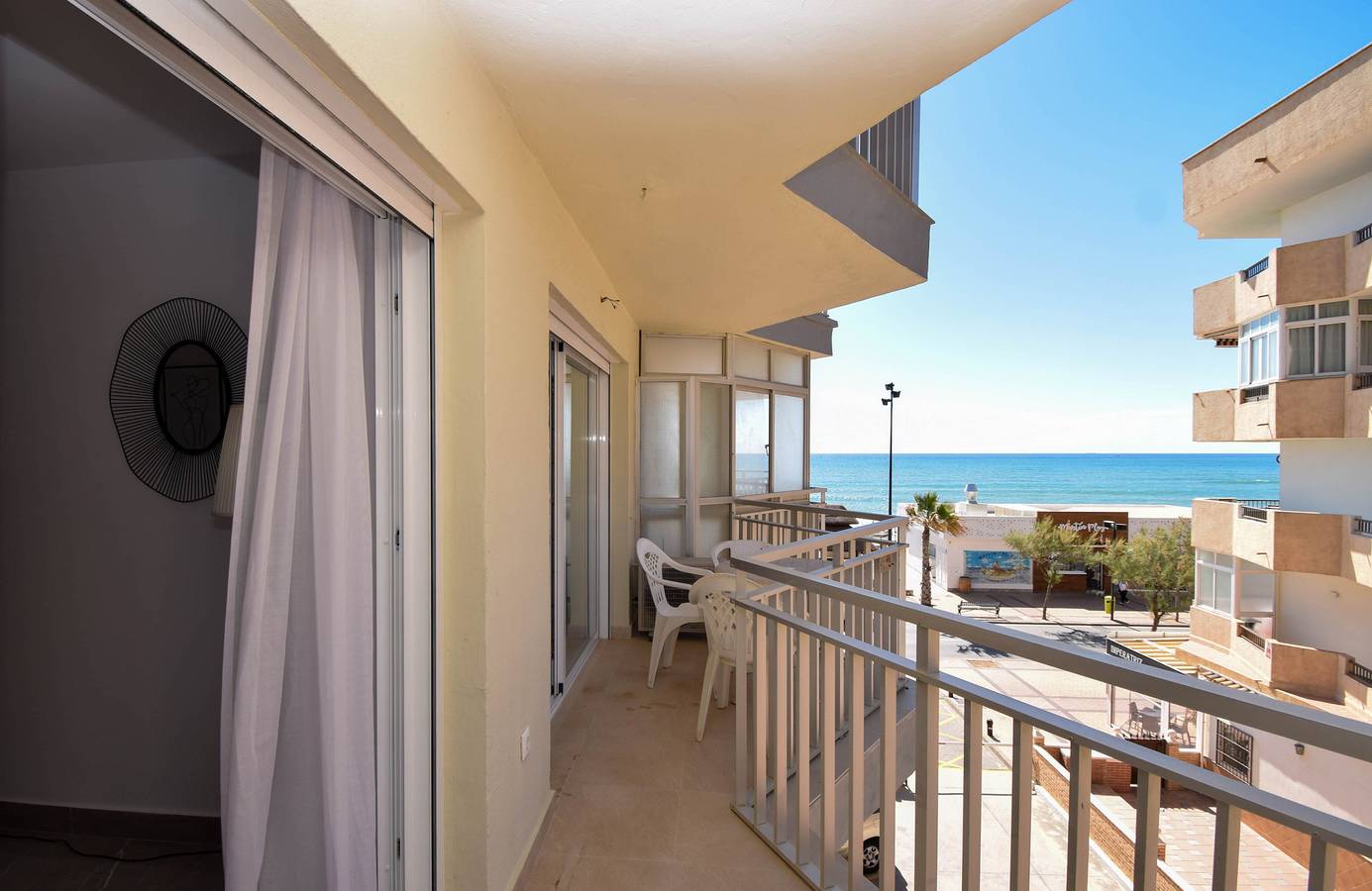 Entire apartment, Beach front apartment in popular Riverina in Torreblanca (Fuengirola), Fuengirola