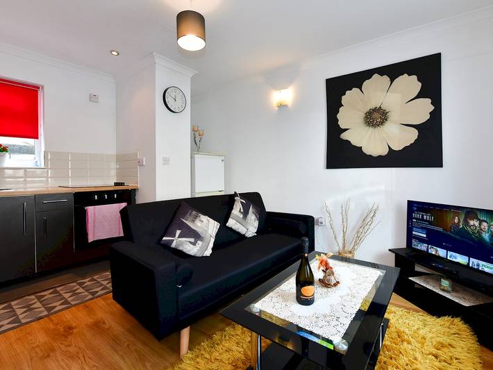Glamping for 2 people in Cardiff