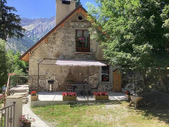 Location de vacances pour 4 personnes, avec Balcon ainsi que Terrasse et Vue dans Chauffayer - 4