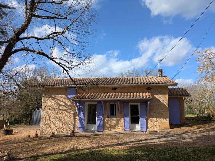 Location de vacances pour 5 personnes, avec jardin ainsi que vue et piscine à Baneuil - 3