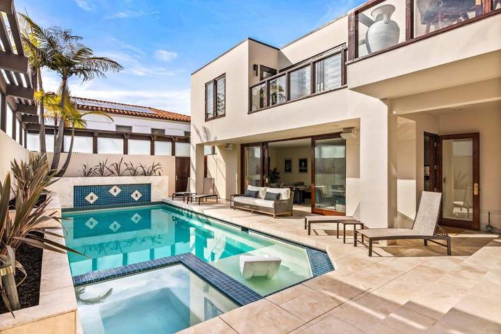 Casa de vacaciones para 16 personas, con piscina además de jacuzzi y jardín - 1