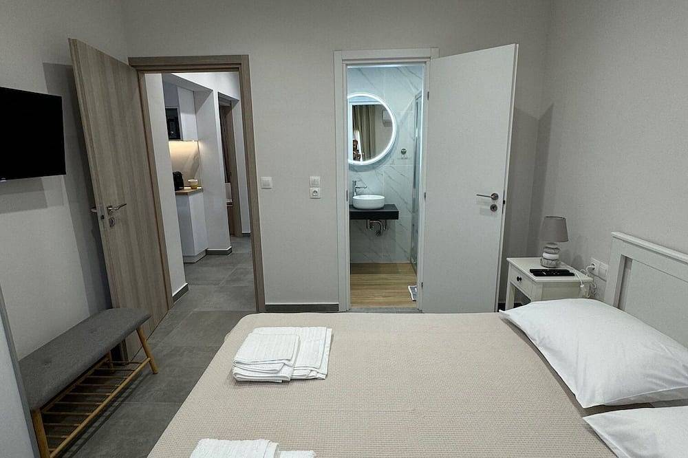 Newly-built Villa, ideally located near the Sea and the Airport! in Porto Rafti, Markopoulo-Mesogaia