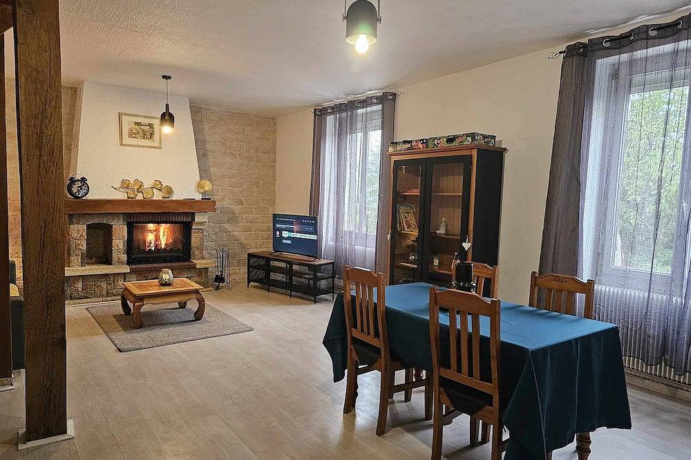 Maison au calme ,vue panoramique. A 5mn du parc d'attraction, idéal pour famille in Le Creusot, Région d'Autun