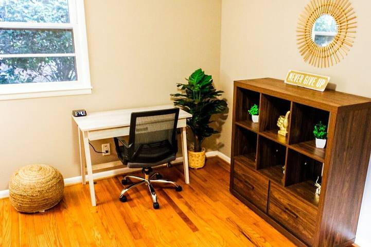 Vacation rental for 8 people, with balcony and pool as well as yard in Raleigh