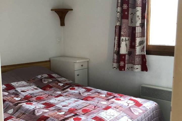 Ganze Wohnung, 10m from ski slopes, balcony, tv, ski locker, 30m², Sauze - Super Sauze in Le Sauze, Enchastrayes