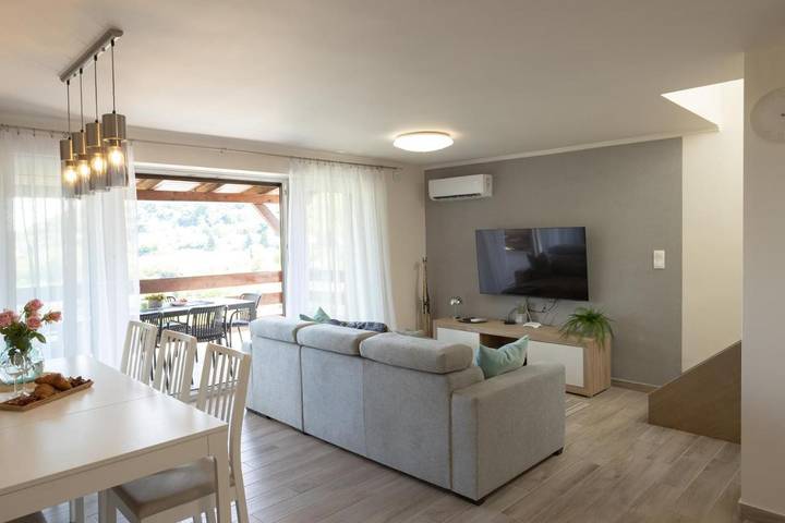 Location de vacances pour 2 personnes, avec Balcon et Terrasse ainsi que Jardin et Vue sur le lac à Szigliget - 2