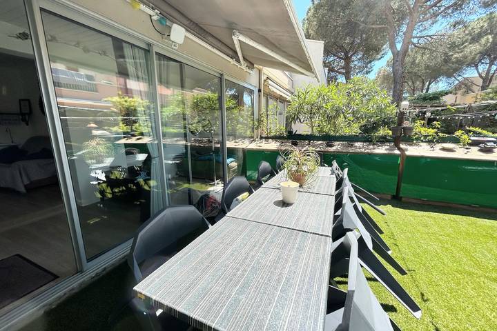 Gîte pour 4 personnes, avec terrasse ainsi que piscine et jardin dans Cap d'Agde naturiste - 3