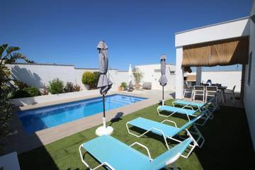 Holiday Rental for 5 People in Conil de la Frontera, Costa de la Luz, Photo 4