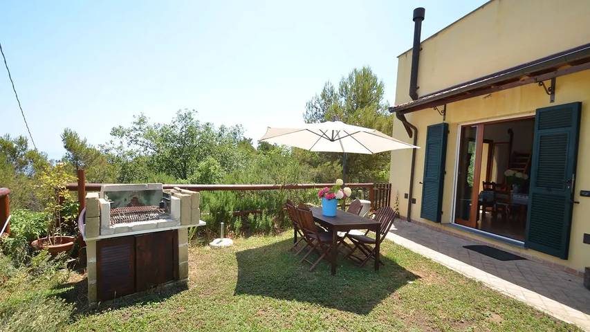 Ferienhaus für 4 Personen, mit Garten und Terrasse in Cipressa - 3