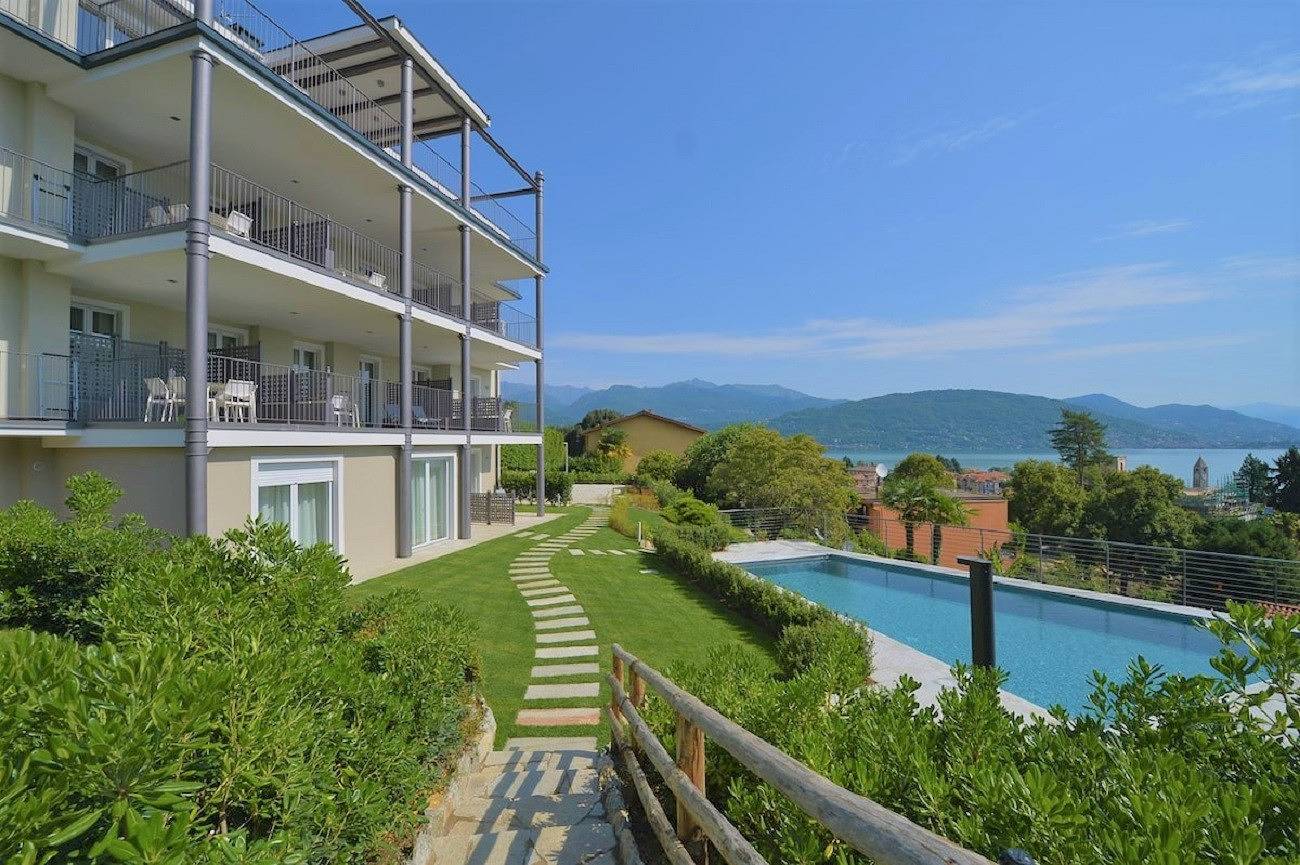 Ganze Wohnung, The View-Sky: design apt. with terrace lake view in Baveno, Comune di Baveno