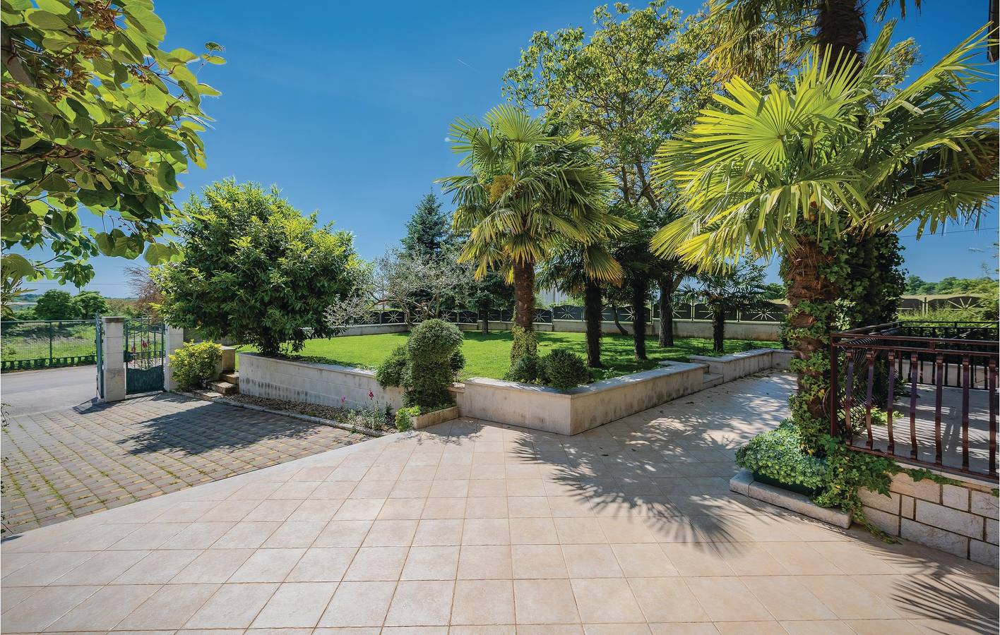 Charmantes 1-Zimmer-Apartment mit Pool und Terrasse in der Nähe des Stadtzentrums von Žminj in Žminj, Zentralistrien