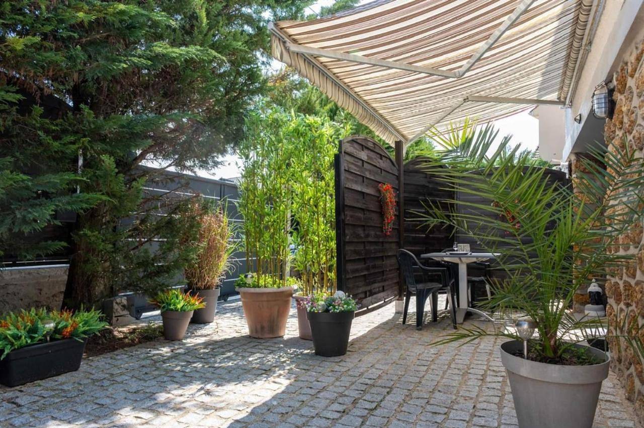 Appartement entier, Sweet Home Élégance & Terrasse in Sainte-Geneviève-des-Bois, Essonne