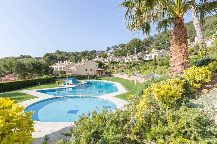Ferienhaus für 8 Personen, mit Balkon und Terrasse sowie Garten und Pool in Palafrugell