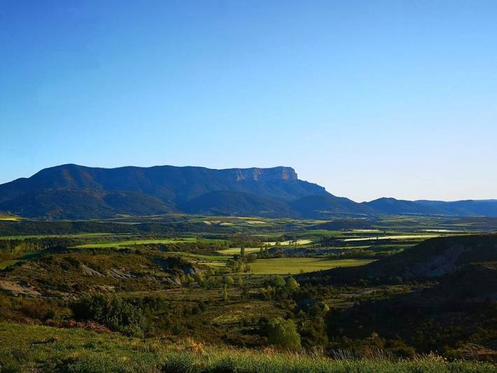 Apartamento de vacaciones para 4 personas, con jardín además de piscina y vistas en La Jacetania - 2