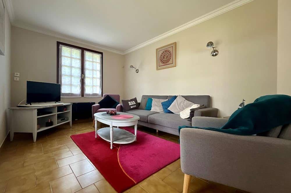 Maison Spacieuse au Calme in Arvert, Côte de Beauté