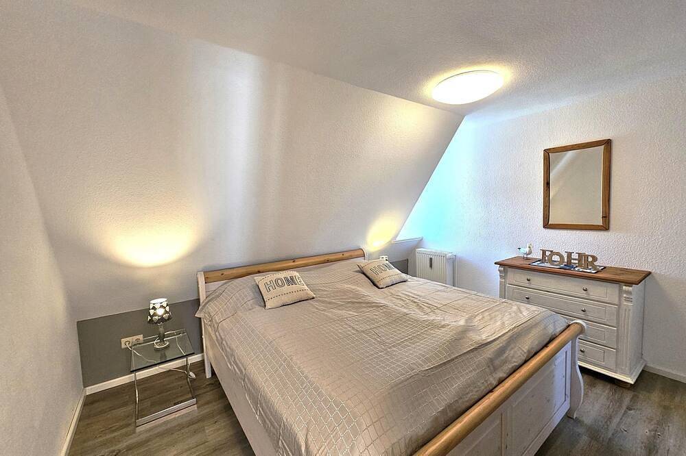 Ganze Wohnung, Ferienwohnung Noordlicht in Alkersum: 70 m² mit Terrasse & Wlan in Alkersum, Föhr