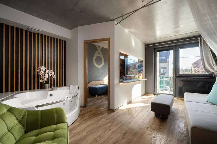 Apartmenthotel für 2 Personen, mit Sauna und Pool sowie Terrasse und Whirlpool - 1