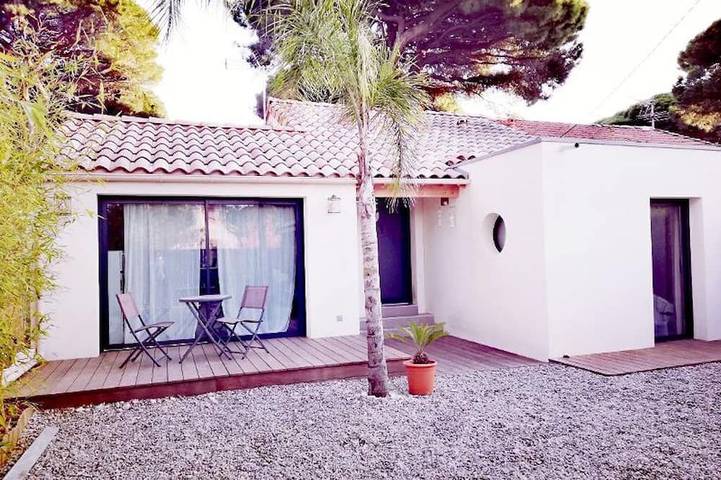Ferienhaus für 8 Personen, mit Garten und Whirlpool in Giens