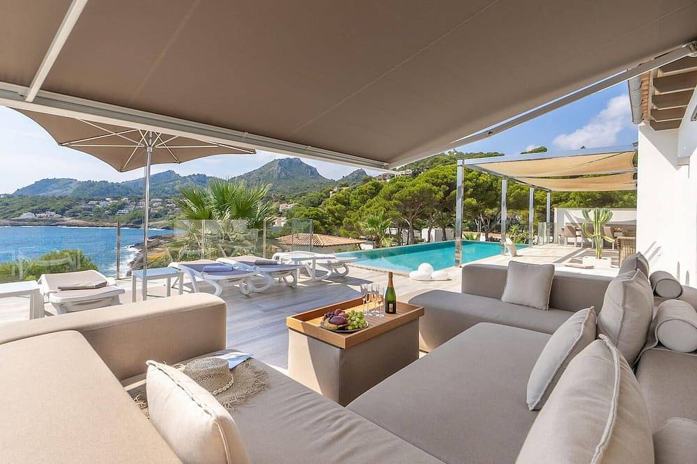 Amazing home in Sa Font de Sa Cala in Cala Provençal, Capdepera