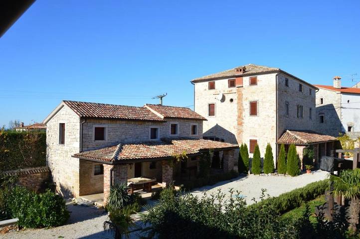 Villa pour 16 personnes, avec piscine ainsi que jardin et jacuzzi à Barat - 3