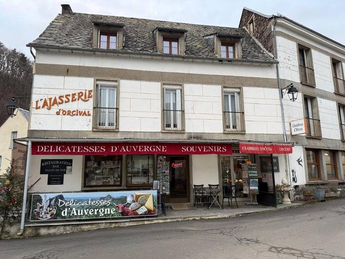 Location de vacances pour 2 personnes, avec terrasse à Orcival (Puy-de-Dôme)