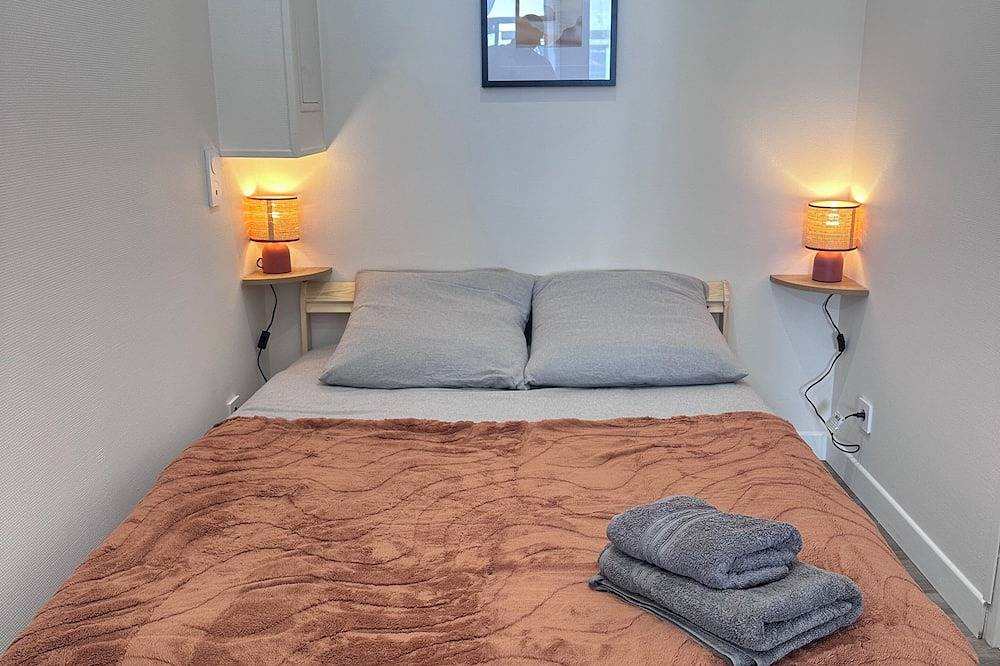 Ganze Wohnung, T2 Design - Hyper Centre - Private Parking - Walking distance to Cathedral in Bourges, Bourges und Umgebung
